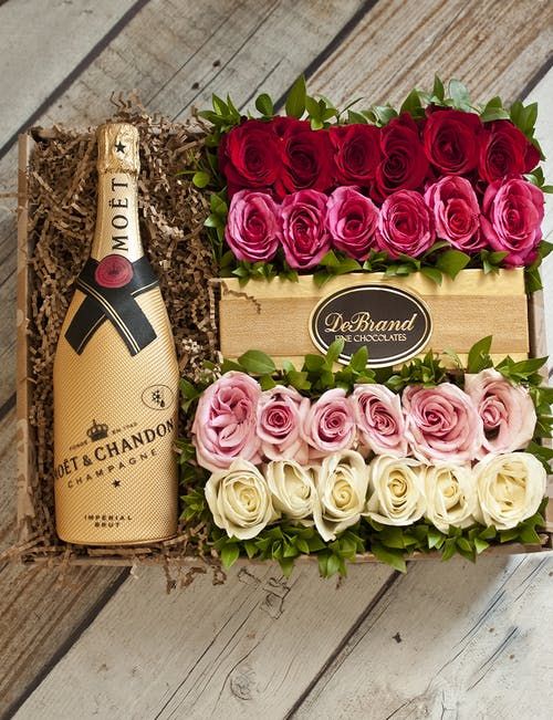 champagne and roses box gift for Valentine's Day