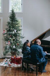 Father-Daughter Christmas Photoshoot Ideas
